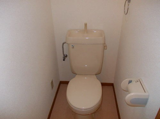 コンパクトで使いやすいトイレです