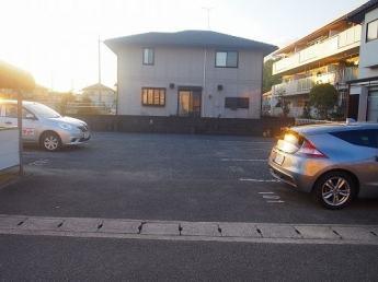 【駐車場】