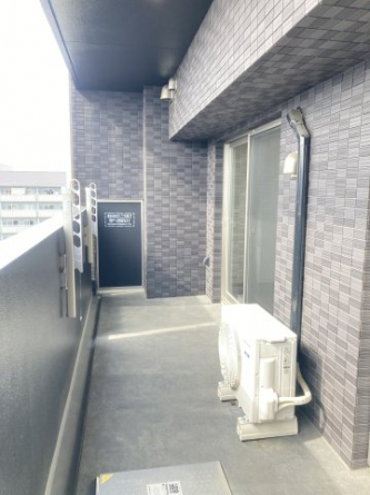 【バルコニー】