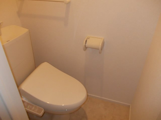 ゆったりとした空間のトイレです