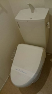 ゆったりとした空間のトイレです