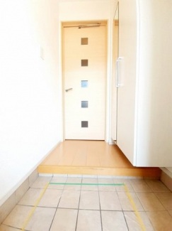 落ち着いた玄関です