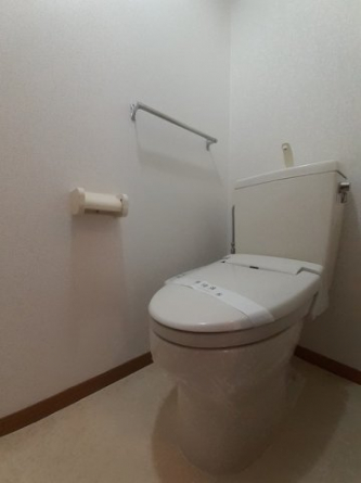 コンパクトで使いやすいトイレです