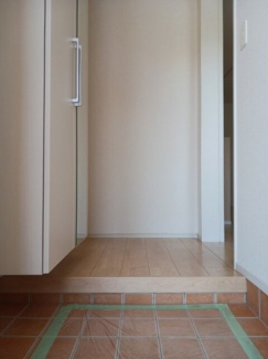 シンプルで使いやすい玄関です