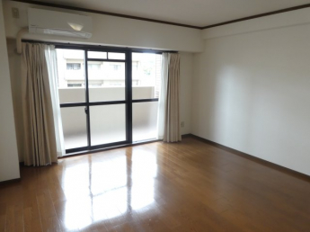 【寝室】