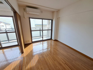 【寝室】