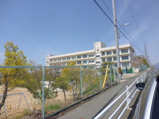 明石市立高丘西小学校まで1130m