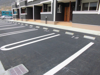 【駐車場】