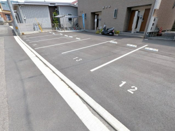 【駐車場】
