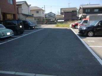 【駐車場】