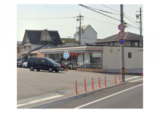 セブンイレブン三木小林東店まで272m