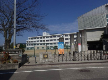 道後小学校 724m