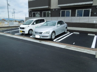 【駐車場】