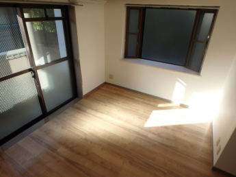 こちらの居間で趣味の時間をお楽しみください