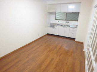 こちらの居間で趣味の時間をお楽しみください