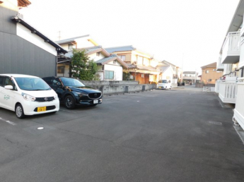 【駐車場】