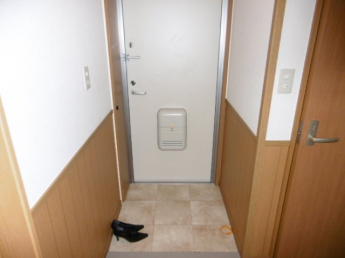 明るい玄関です