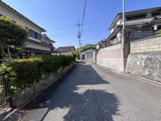 【前面道路含む現地写真】