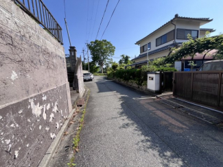 【前面道路含む現地写真】
