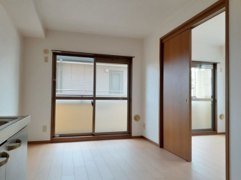 こちらの居間で趣味の時間をお楽しみください