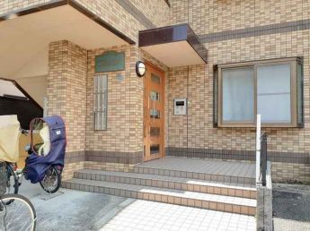毎日通るエントランスはこのようになっています