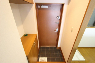 毎日通る玄関はこちらです