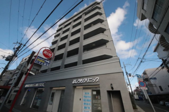 落ち着いた雰囲気の外観です