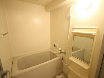 コンパクトで使いやすいお風呂です