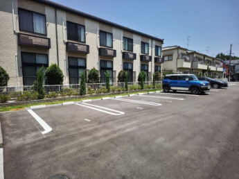 車をお持ちの方に嬉しい駐車場付きの物件です
