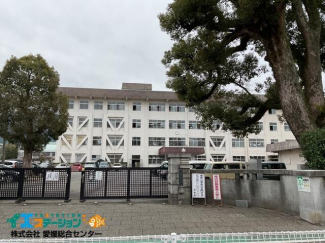 新居浜市立中萩小学校まで924m