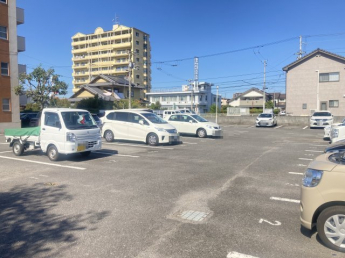 【駐車場】