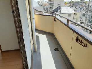 お洗濯にも便利なバルコニー付き