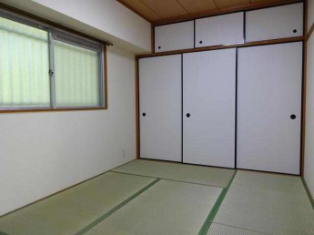 畳は冬場の足元のひんやり感が少ないです
