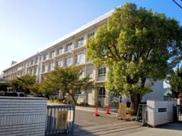 松山市立久枝小学校まで380m