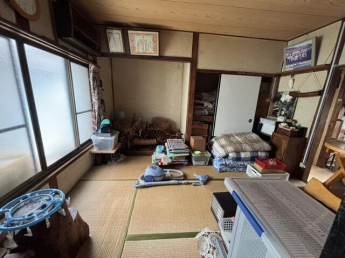 東側の和室６帖。　寝室にするにはぴったりサイズ。