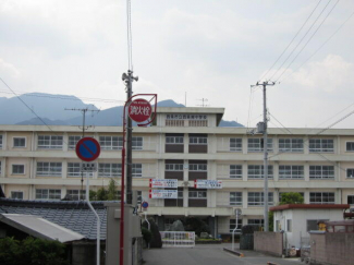 西条市立西条南中学校まで1102m
