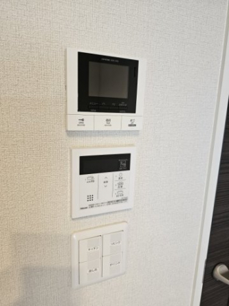 オートロックとモニター付きインターホンで安心です