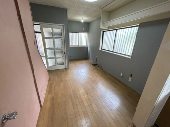 明るい洋室です