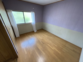 明るい洋室です