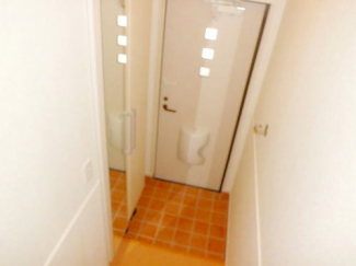 明るい玄関です