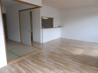 こちらの居間で趣味の時間をお楽しみください