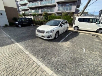 【駐車場】