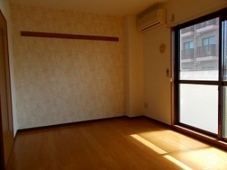 内装は落ち着いています