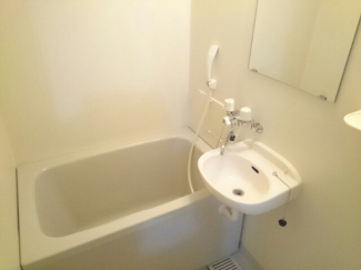 コンパクトで使いやすいお風呂です