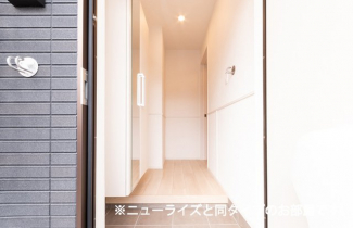 収納もある玄関です