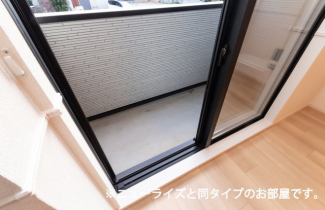 バルコニーからの眺めを楽しみながら食事をしませんか