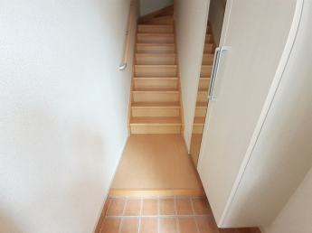 毎日通る玄関はこちらです