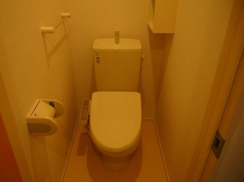 ゆったりとした空間のトイレです