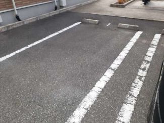 車をお持ちの方に嬉しい駐車場付きの物件です
