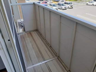 開放的で明るい空間を演出してくれるバルコニーです